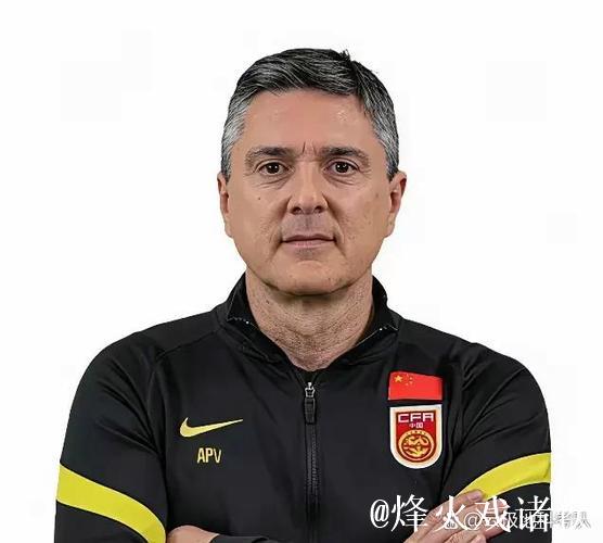 前教练：姆贝莫全能型球员 有望与库尼亚组成完美锋线组合